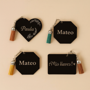 llavero acrilico negro personalizado